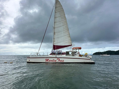 Marlin del Rey Catamaran at Tamarindo Beach with transportation