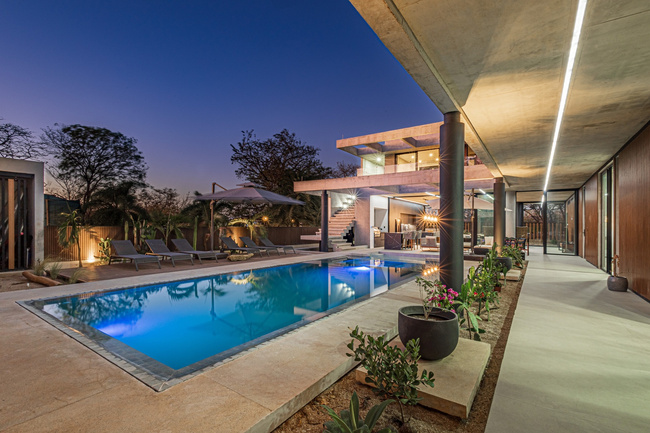 Luxury Home walk to the beach Photo