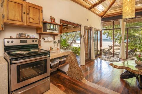 Ocho Artisan Bungalows Costa Rica