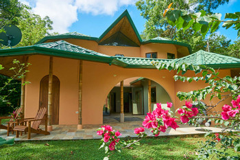 Manoas Hotel