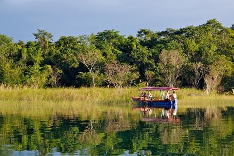 Lago Petén Itzá Guatemala