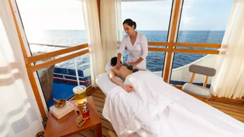 Luxury Galápagos Legend Cruise Galápagos Islands photo 3