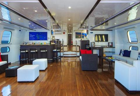 Natural Paradise Yacht - Royal Galapagos Cruises Ecuador