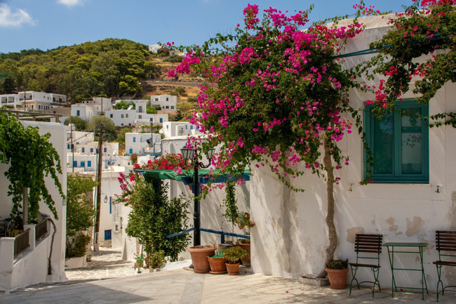 The Lefkes Village & Byzantine Way Hike
