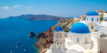 Oia’s Private Paths & Wine Tasting