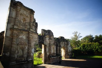 Historical Ruins Tour in Antigua