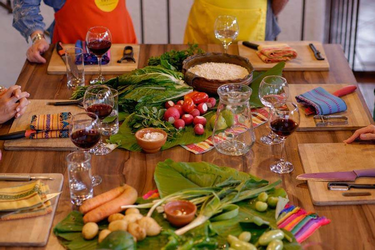 Tour por el Mercado y Clase de Cocina Guatemalteca photo