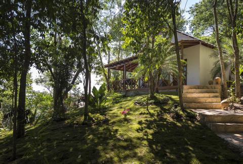 La Lancha Lodge Guatemala