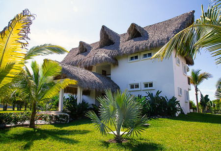 Dos Mundos Beach Resort