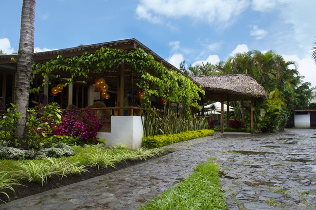 Hotel Dos Mundos Photo