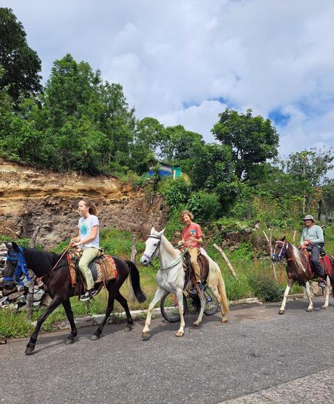 Cabalgata alrededor de Atitlán