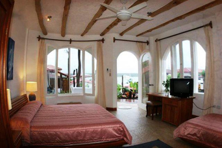 Angermeyer Waterfront Inn