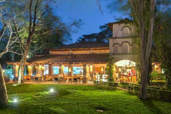 Casa Conde Beachfront Hotel