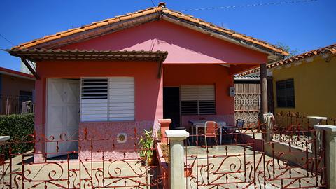 Casa Doctora Tania y Doctor Luis Manuel