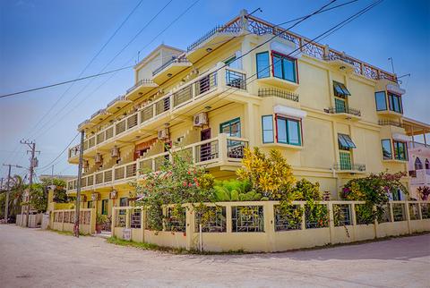 Caye Caulker Plaza Hotel