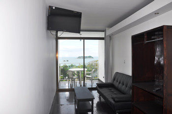 El Faro Beach Hotel photo 4