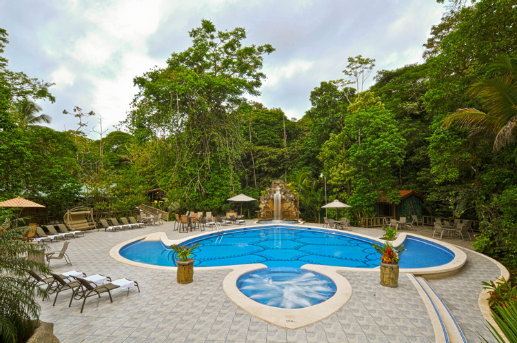 Evergreen Lodge photo