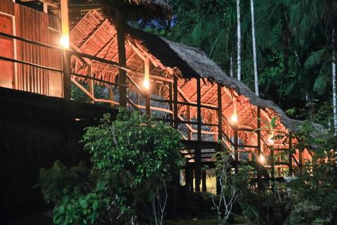 ExplorNapo Lodge