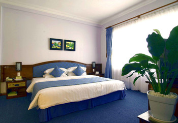 Grand Hotel Saigon photo 3