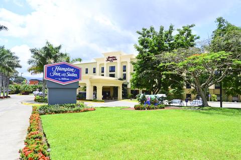 The Hampton Inn and suites Costa Rica