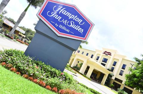 The Hampton Inn and suites Costa Rica