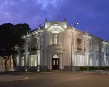 Hotel B