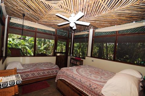 The Iguana Lodge Costa Rica
