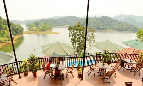 Phong Nha Lake House