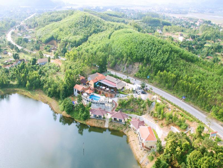 Phong Nha Lake House