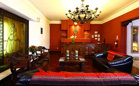 San Augustin Colonial