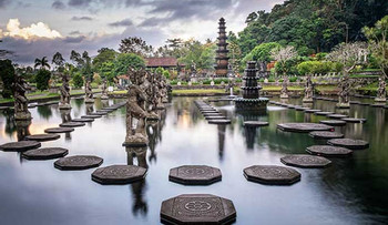Tirta Gangga Water Palace Tour photo 2