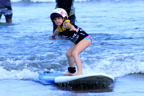 Surfing Lesson for Beginners Indonesia