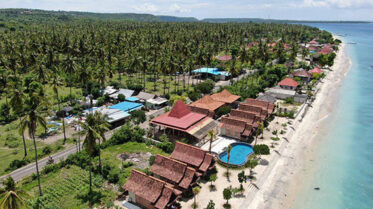 Blue Harbor Beach Front Villa And Resto photo