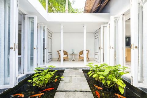 Uma by Como Indonesia