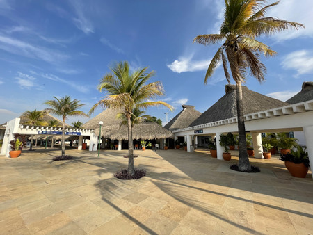 Huatulco International Airport HUX photo 2