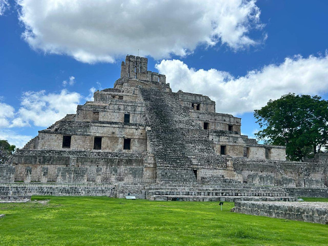 Explore the Ancient City of Edzná Photo