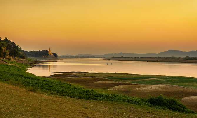 Kyauk Gu Umin and Sunset Boat Tour Kyauk Gu Umin and Sunset Boat Tour