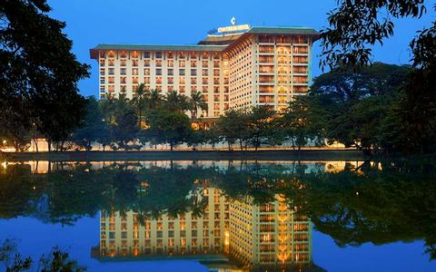 Chatrium Hotel Royal Myanmar
