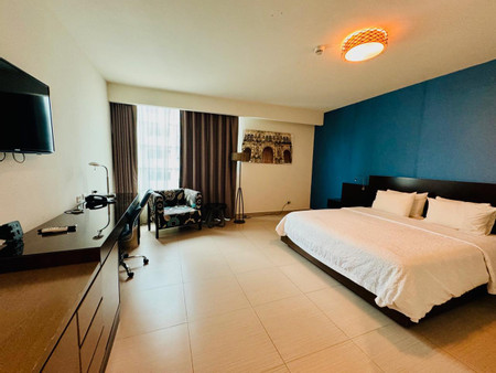 Hampton by Hilton photo 2
