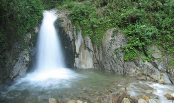 Mandor Waterfall Hiking Tour photo 3