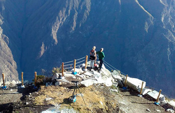Full day tour to Condor Viewpoint at Chonta