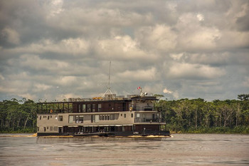 La Perla Amazon Cruise photo 4