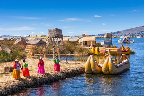 Day Cruise Puno to La Paz by Catamaran and buses
