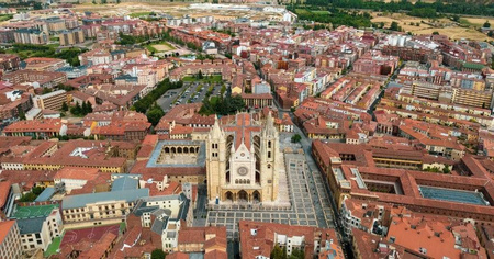 León