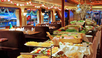 Evening Dinner Cruise with Grand Pearl Cruise photo 3