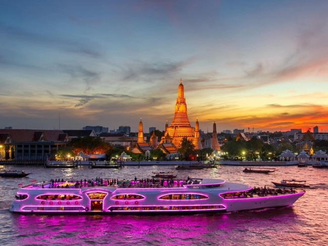 Evening Dinner Cruise with Grand Pearl Cruise Photo