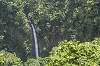 2-in-1 La Fortuna Waterfall and Chocolate Tour