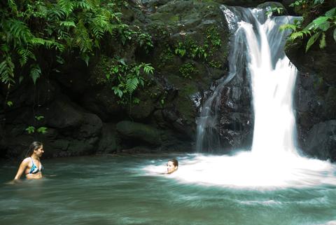 Pacuare River Rafting 4 Day Trip