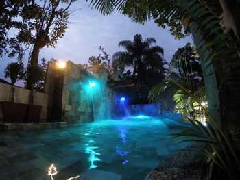 4-in-1 Hanging Bridges and Paradise Springs Tour