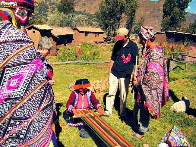 Comunidad Amaru, Hacienda Llama y Mercado Pisaq photo